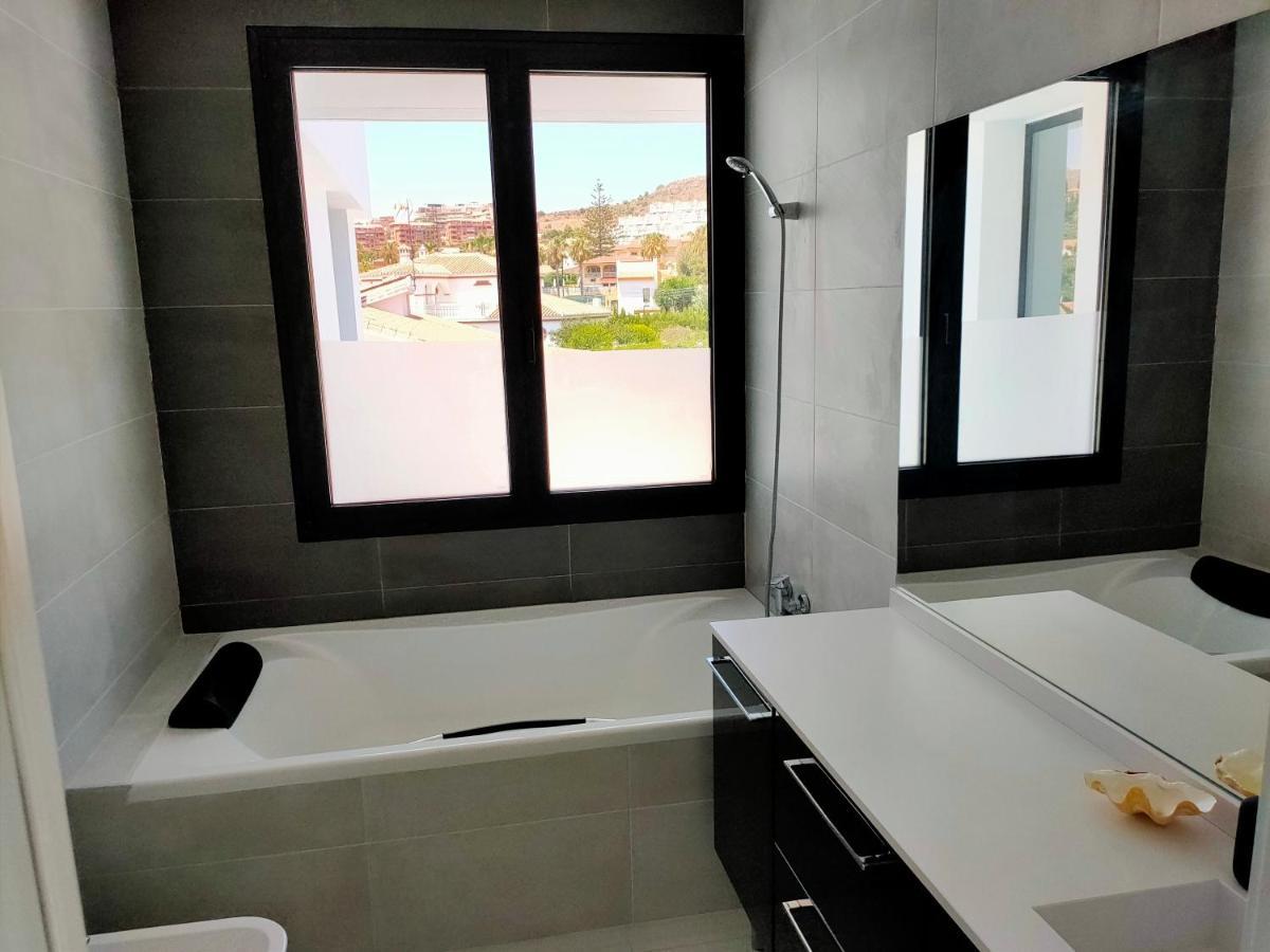Villaswimmingpoolmalaga รินกอนเดลาวิกตอเรีย ภายนอก รูปภาพ